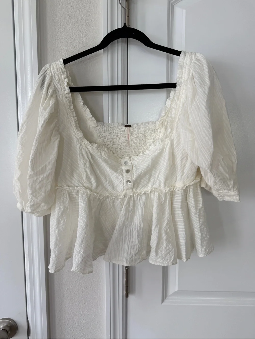 Free People Leave It To Me Babydoll Top, puff sleeve, square neck, buttons - Picture 2 of 3